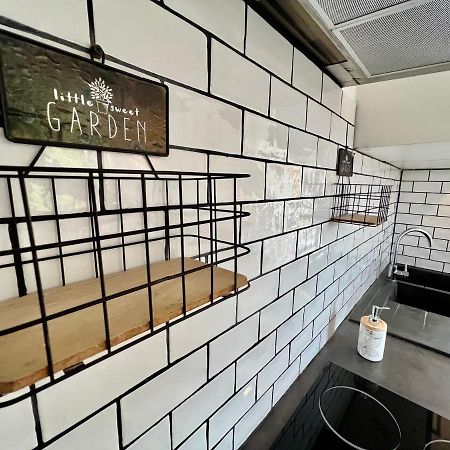 Un Peu Plus Pres Des Etoiles 阿讷西 外观 照片